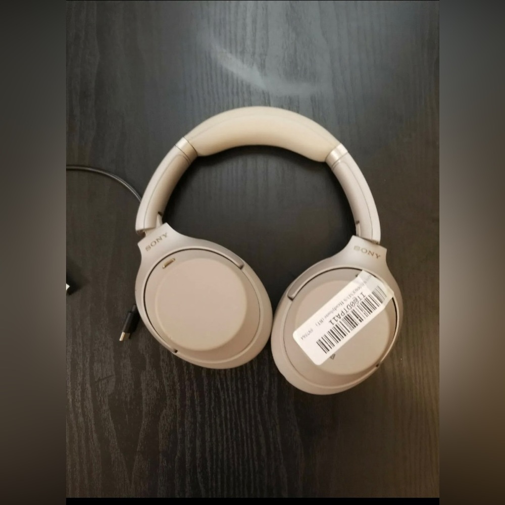 Sony WH-1000XM3 Over Ear Headphones Noise Cancelling (WH1000XM3) (Silver)